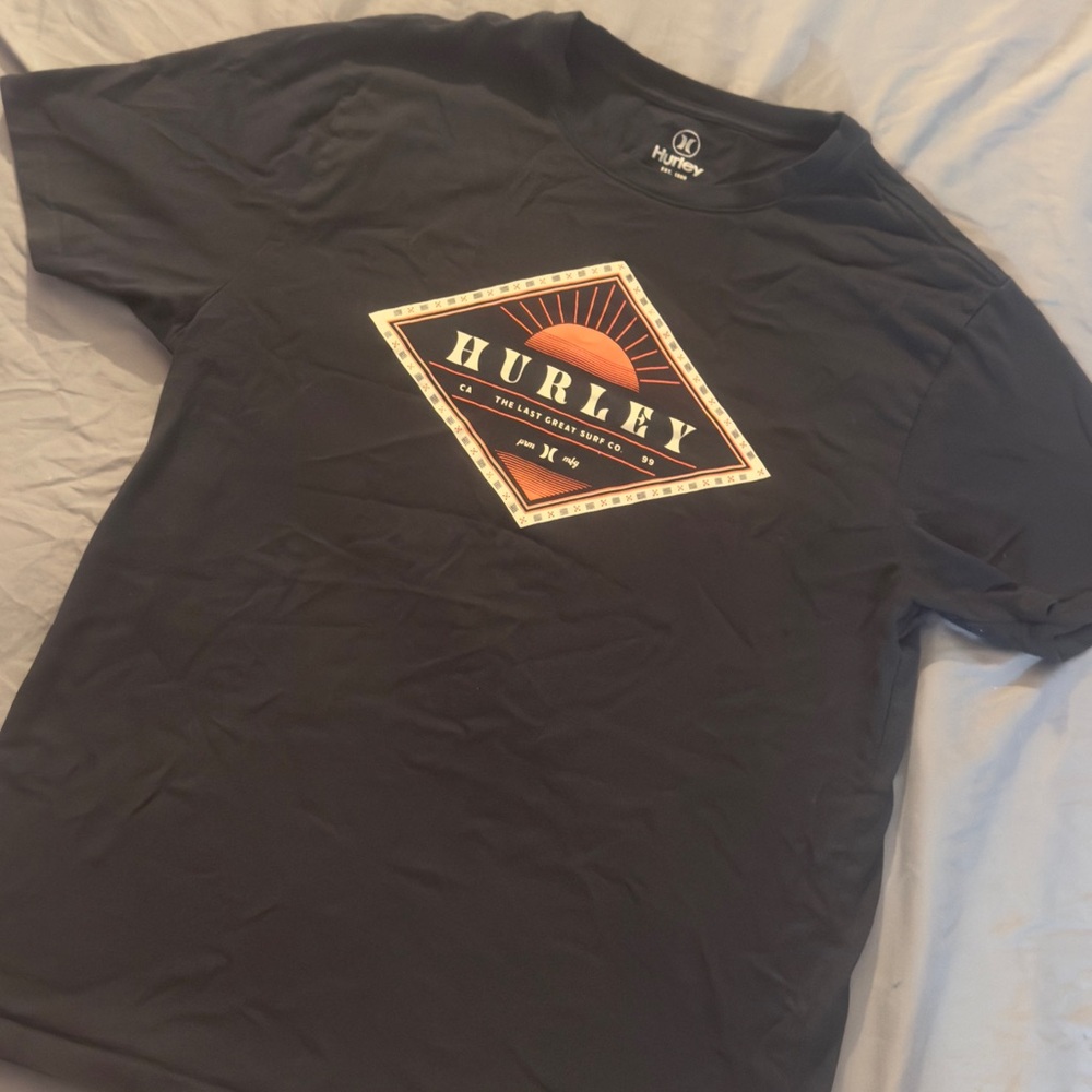 Hurley Graphic Tee men’s med